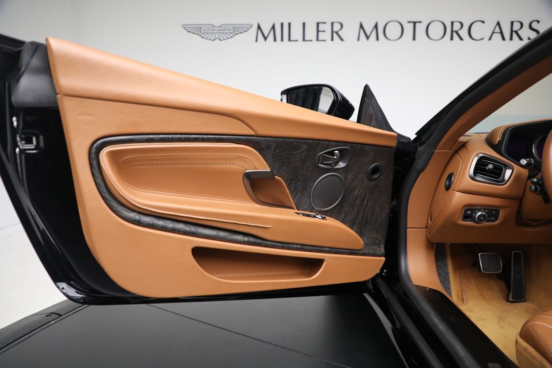 2022 Aston Martin DB11