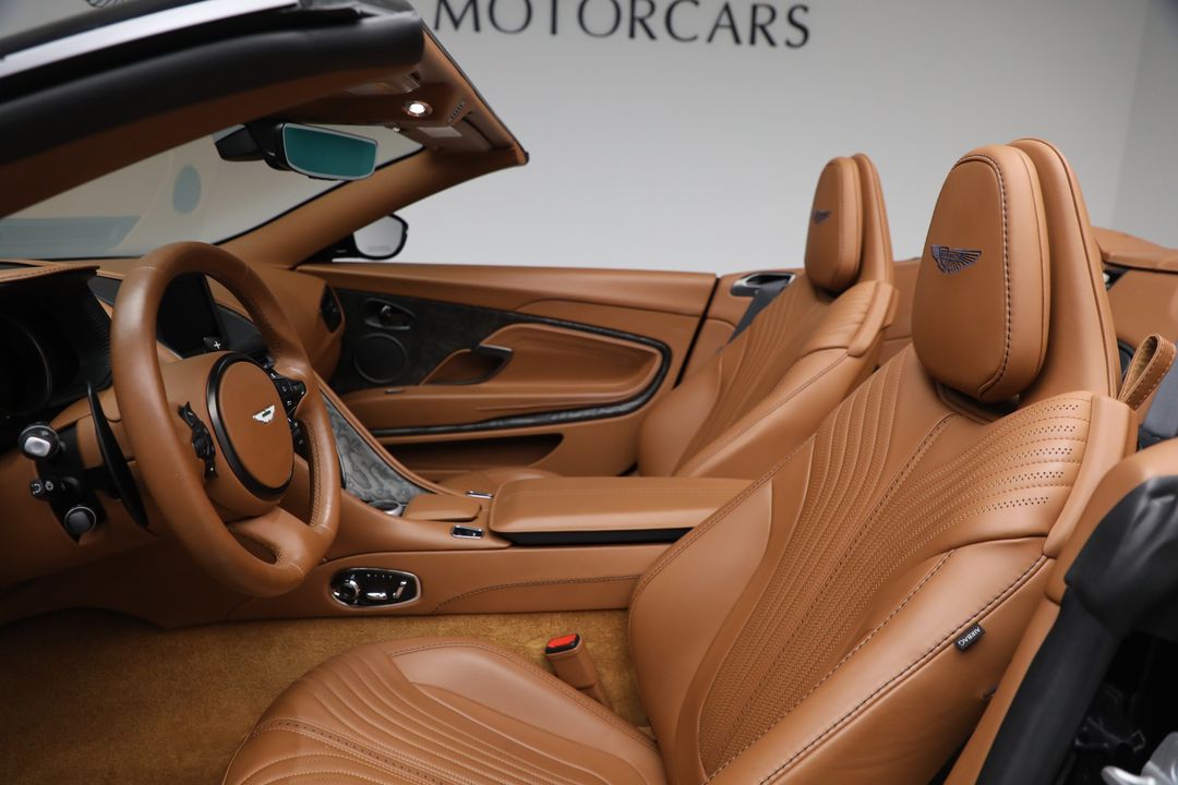 2022 Aston Martin DB11