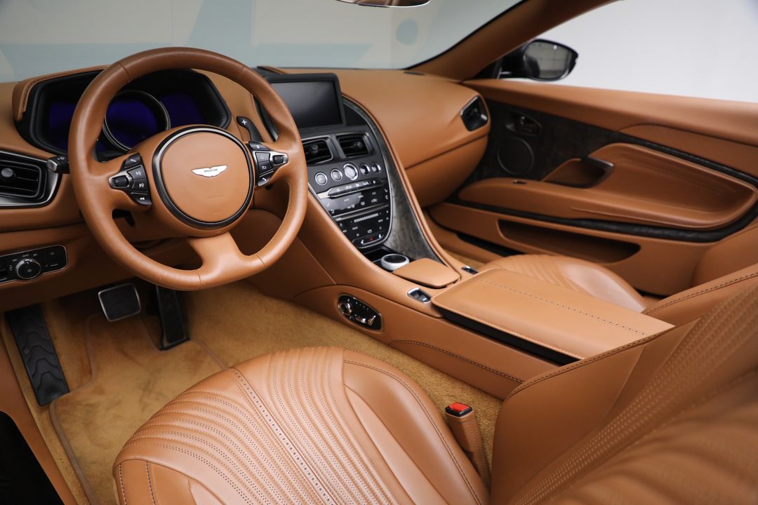 2022 Aston Martin DB11