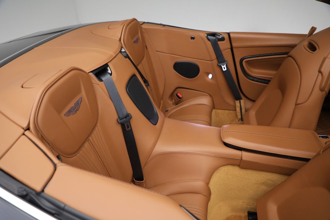 2022 Aston Martin DB11