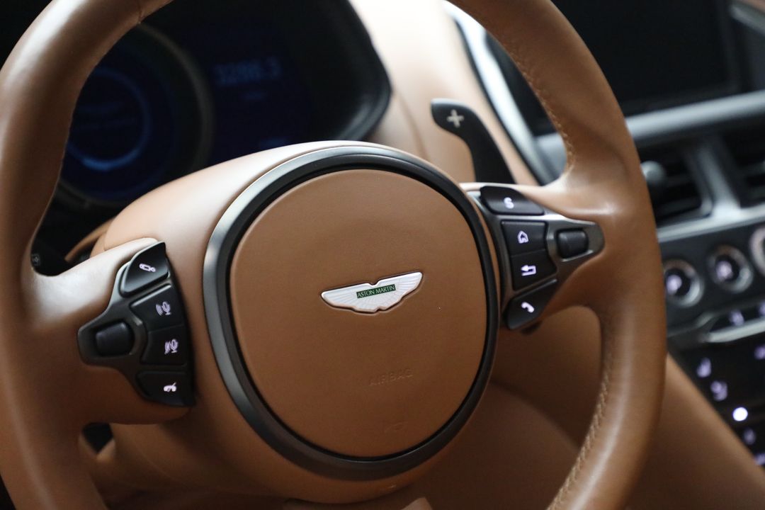2022 Aston Martin DB11