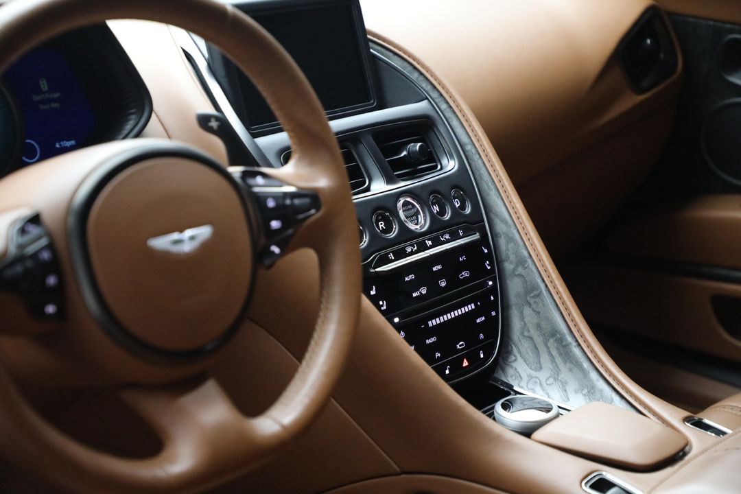 2022 Aston Martin DB11