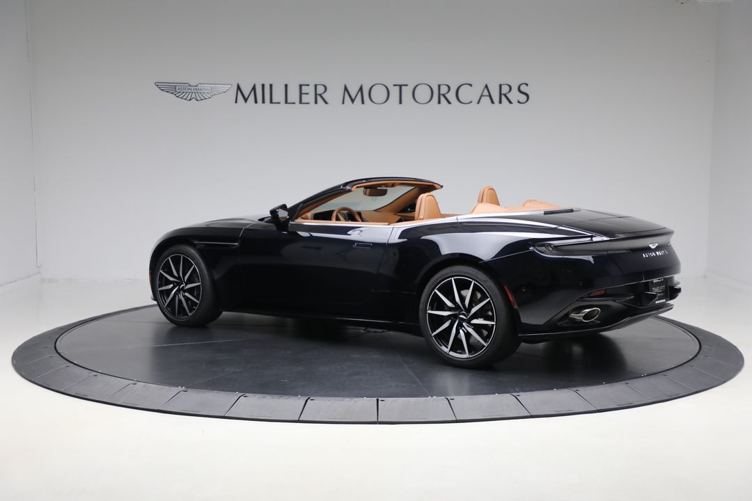 2022 Aston Martin DB11