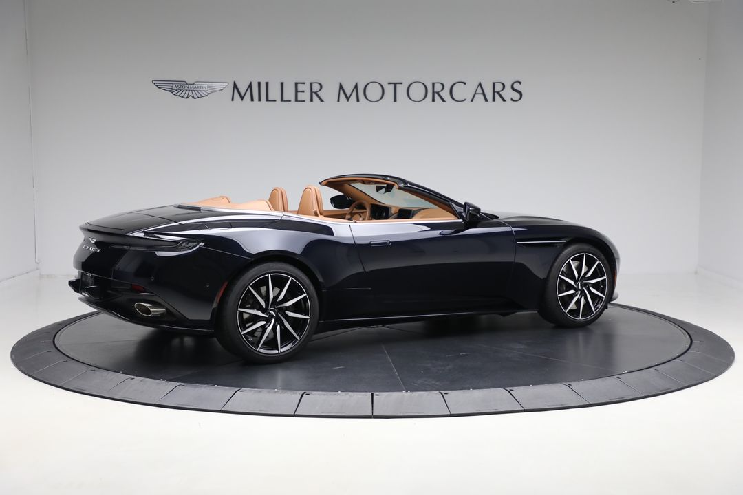 2022 Aston Martin DB11
