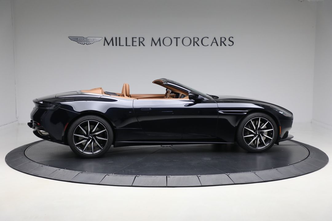 2022 Aston Martin DB11