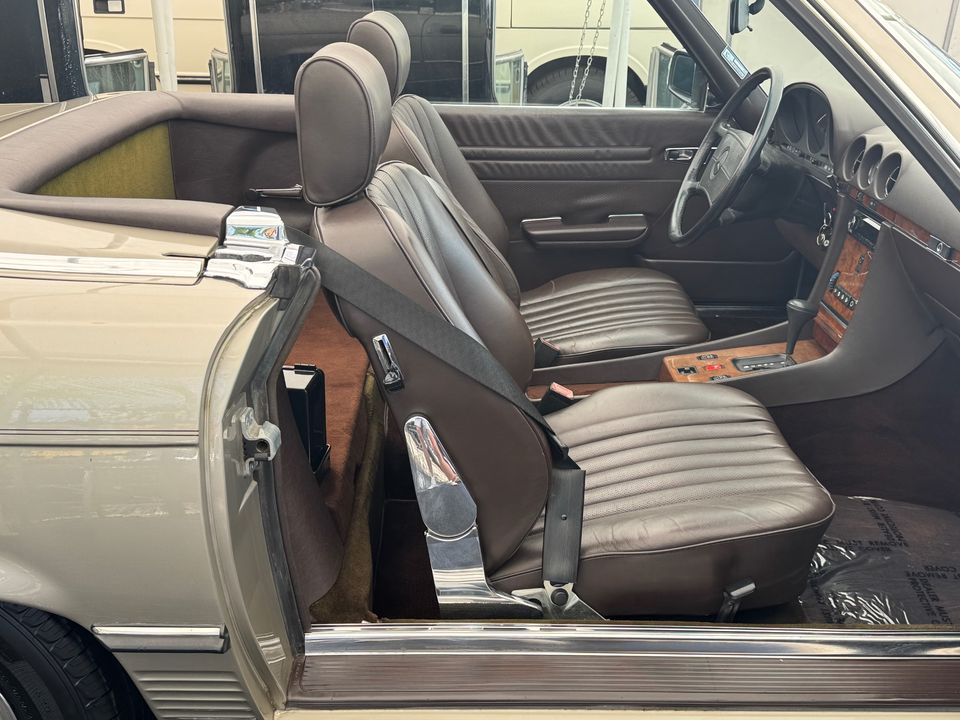 1988 Mercedes-Benz 560-Class