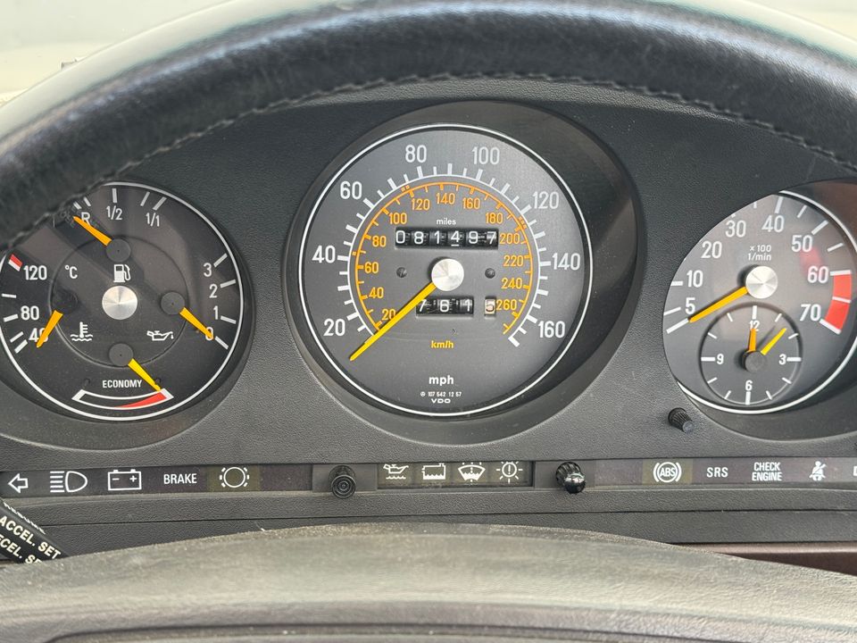 1988 Mercedes-Benz 560-Class