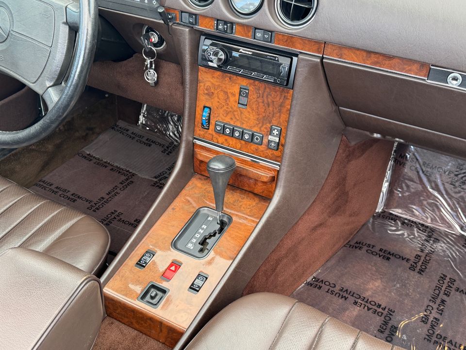 1988 Mercedes-Benz 560-Class