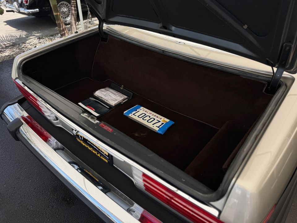 1988 Mercedes-Benz 560-Class