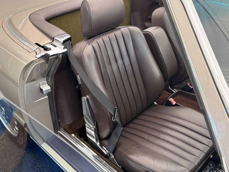 1988 Mercedes-Benz 560-Class