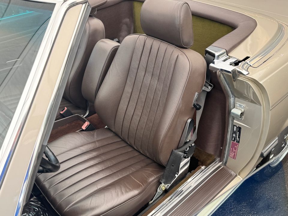 1988 Mercedes-Benz 560-Class