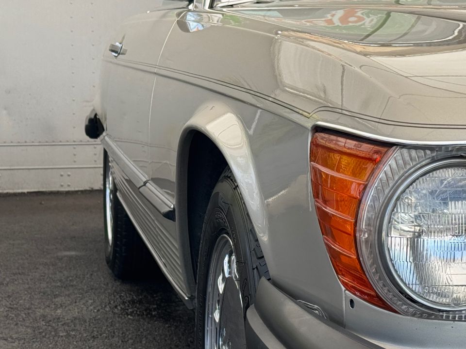 1988 Mercedes-Benz 560-Class
