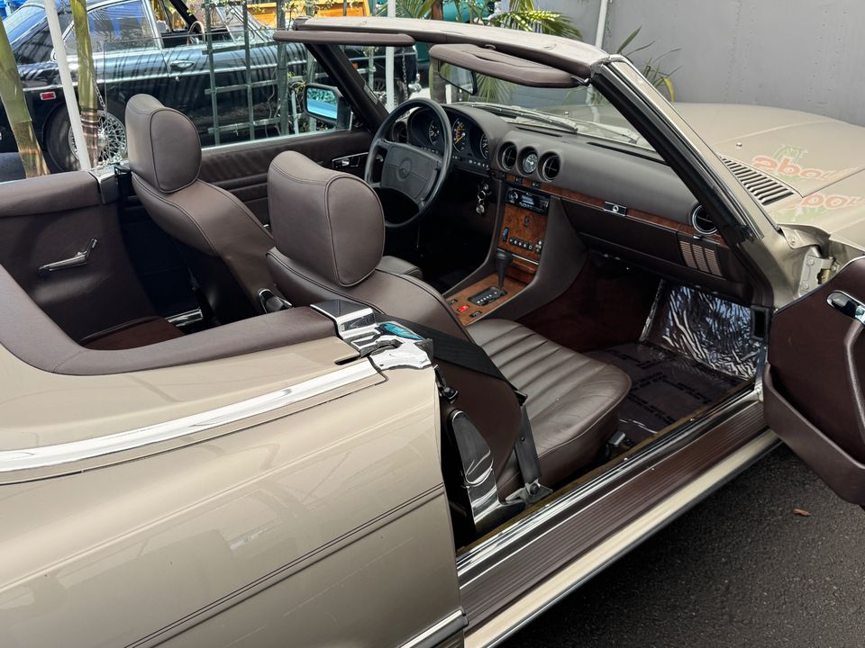 1988 Mercedes-Benz 560-Class