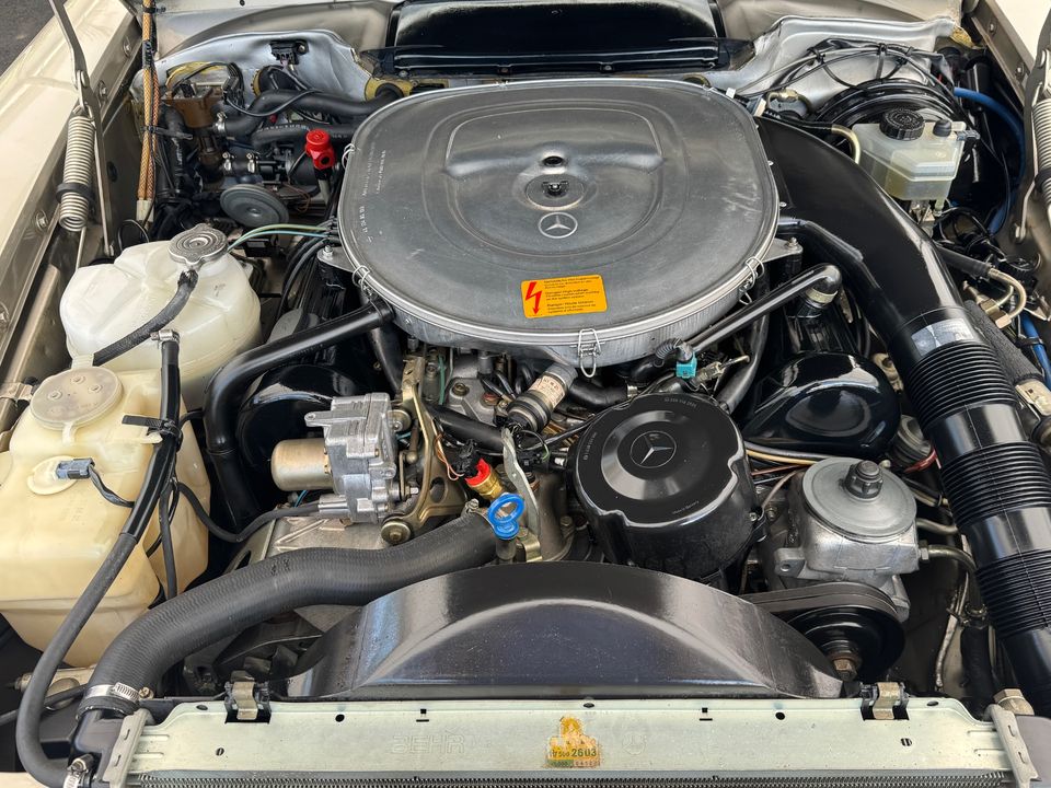 1988 Mercedes-Benz 560-Class