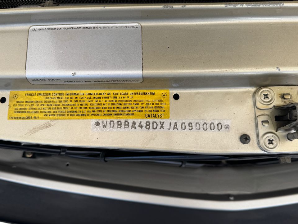 1988 Mercedes-Benz 560-Class