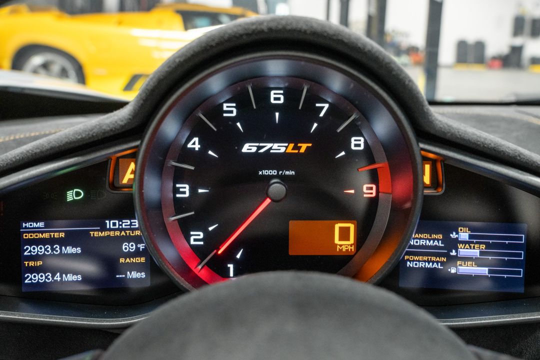 2016 McLaren 675LT