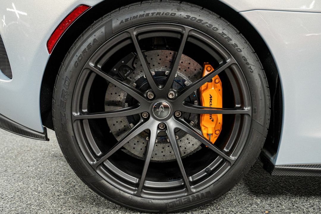 2016 McLaren 675LT