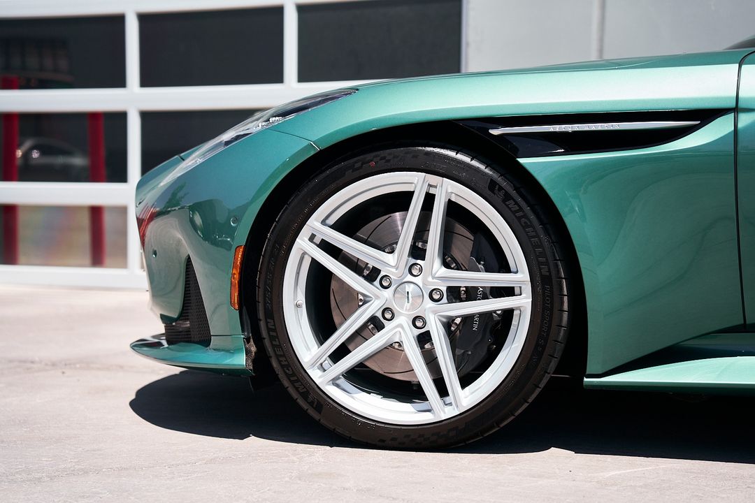 2024 Aston Martin DB12