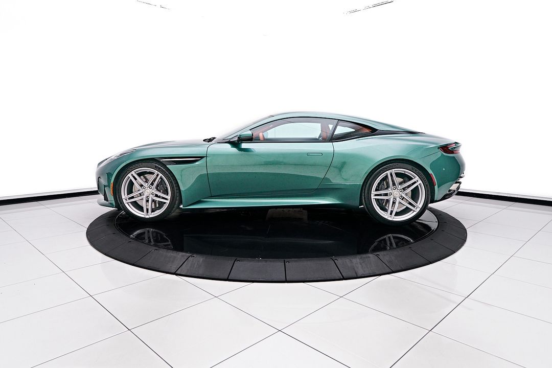 2024 Aston Martin DB12