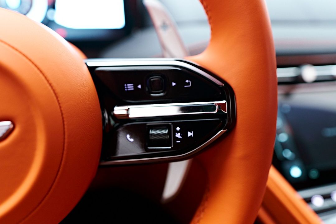 2024 Aston Martin DB12