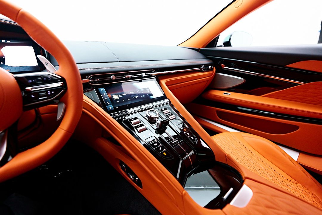 2024 Aston Martin DB12