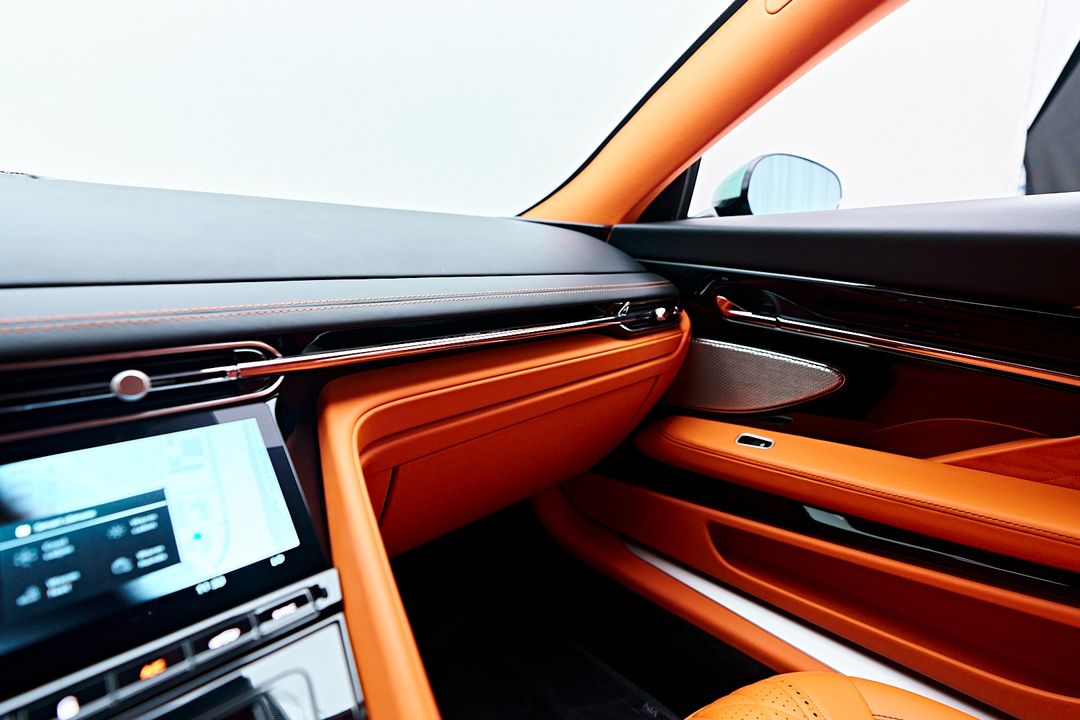 2024 Aston Martin DB12