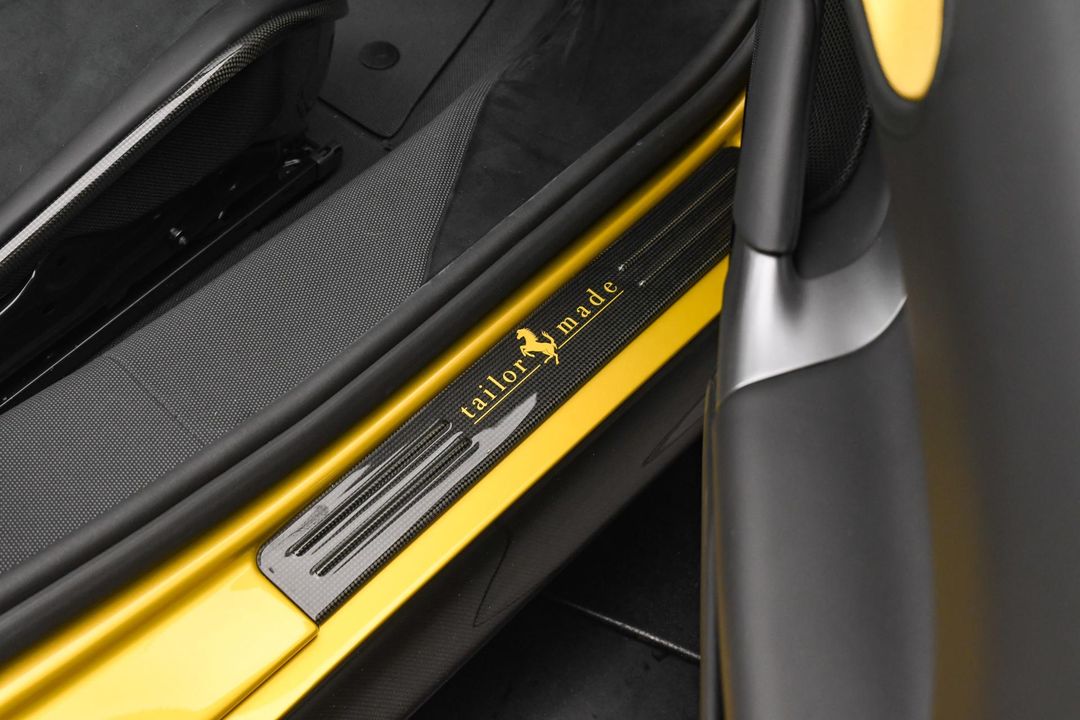 2022 Ferrari SF90 Spider