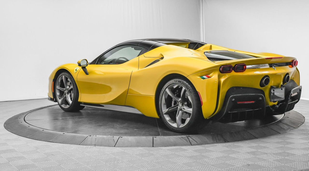 2022 Ferrari SF90 Spider