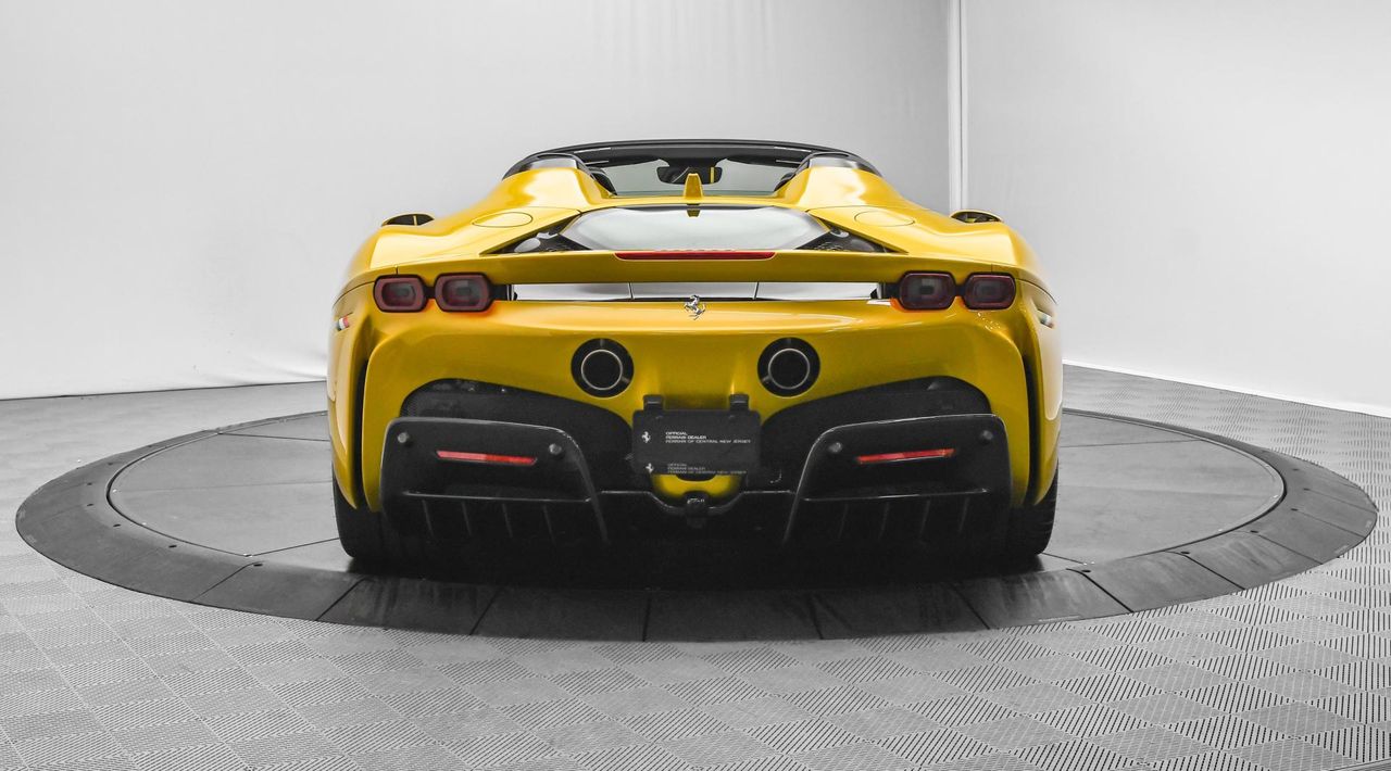 2022 Ferrari SF90 Spider