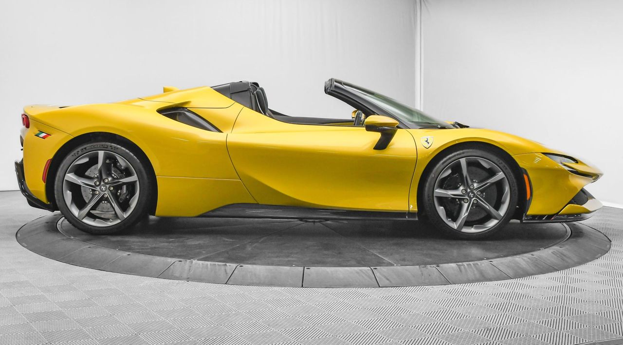 2022 Ferrari SF90 Spider