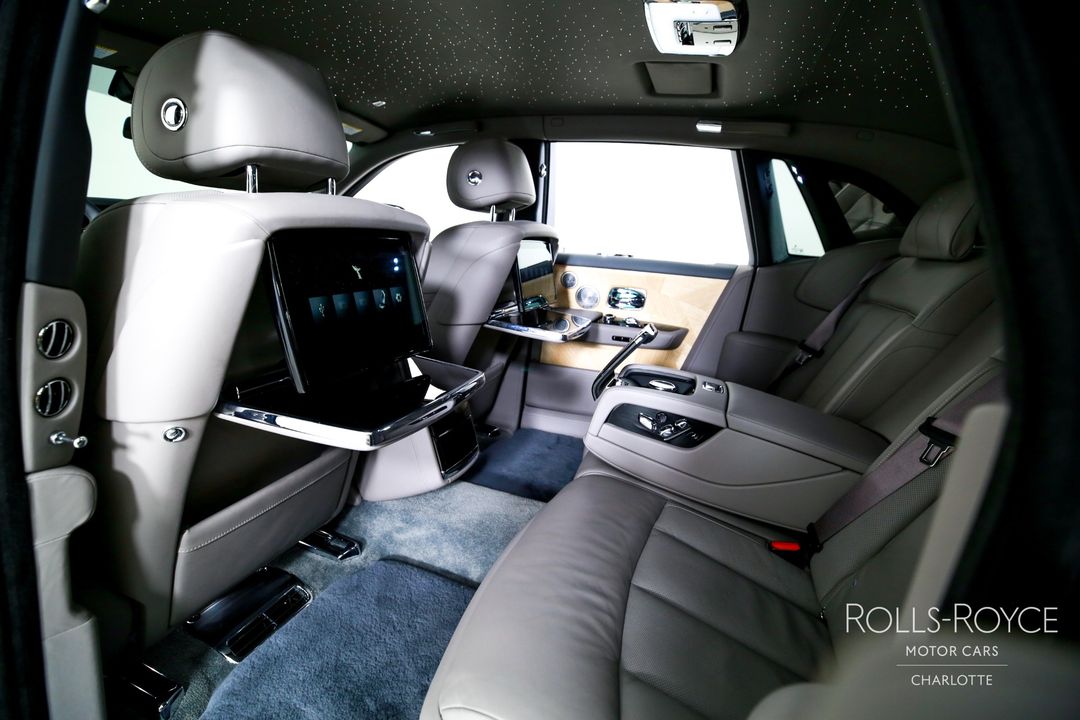 2025 Rolls-Royce Phantom