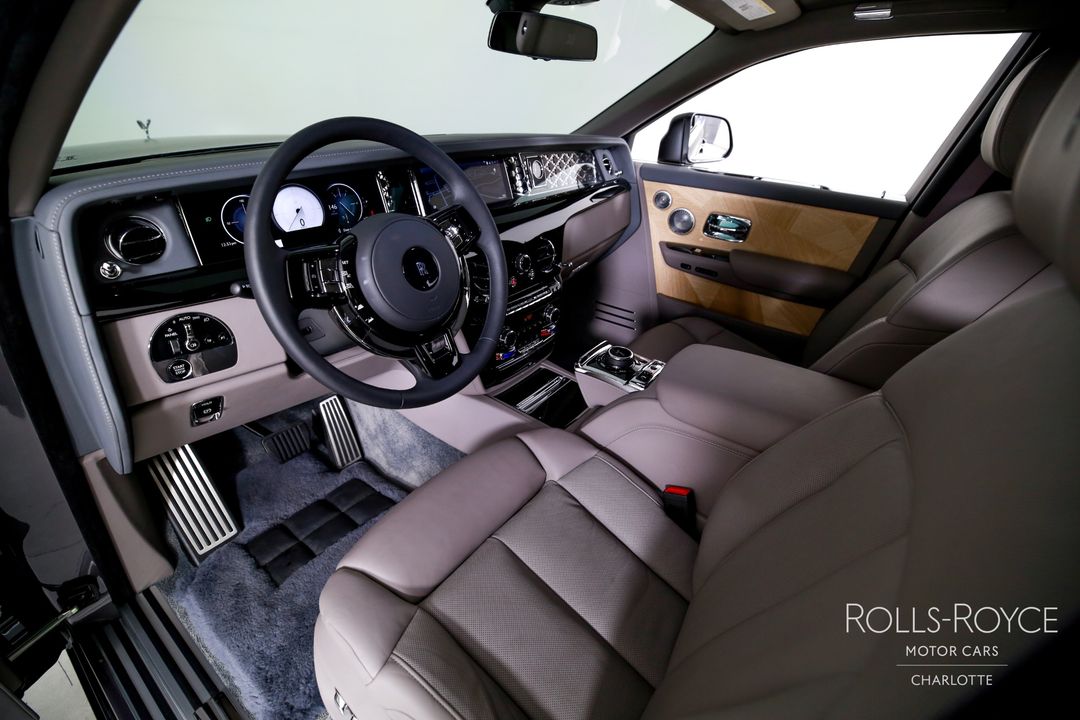 2025 Rolls-Royce Phantom