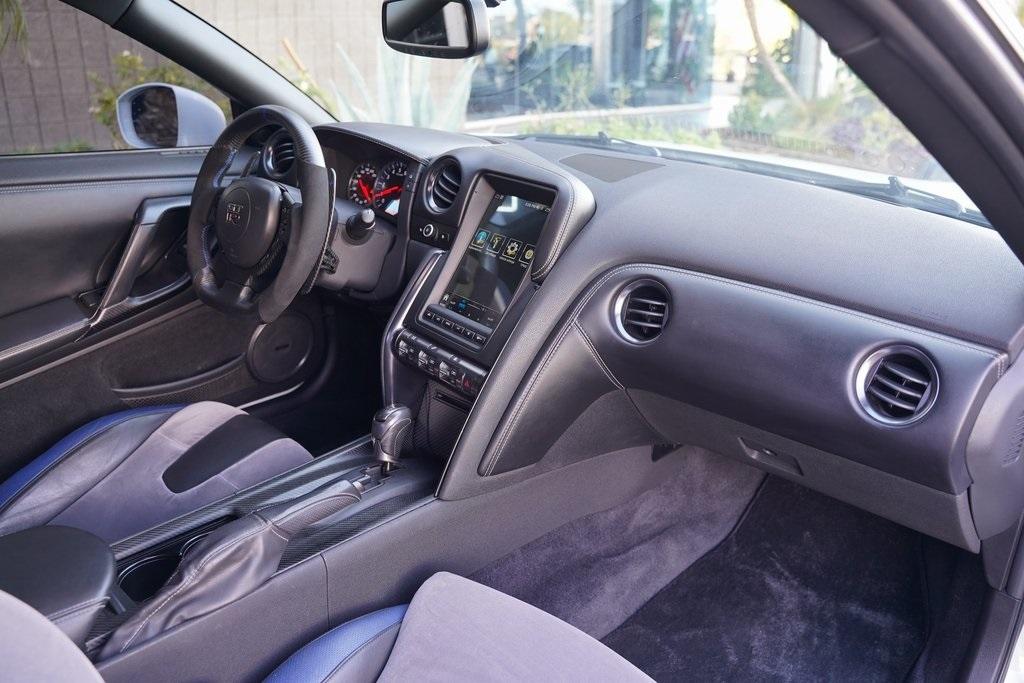 2014 Nissan GT-R