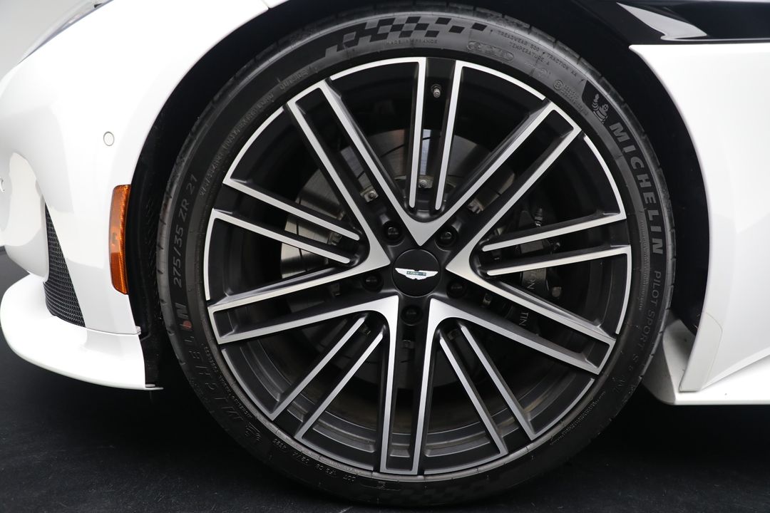 2024 Aston Martin DB12
