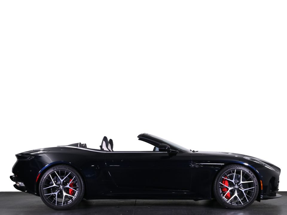 2025 Aston Martin DB12
