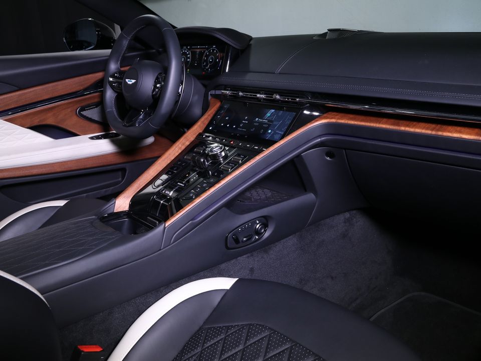2025 Aston Martin DB12