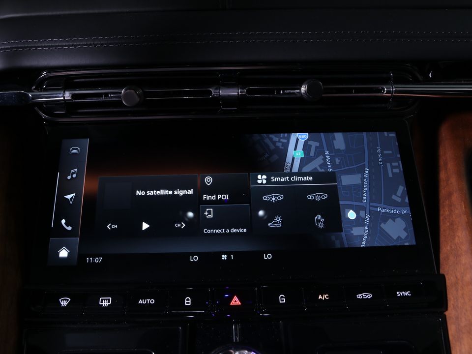2025 Aston Martin DB12