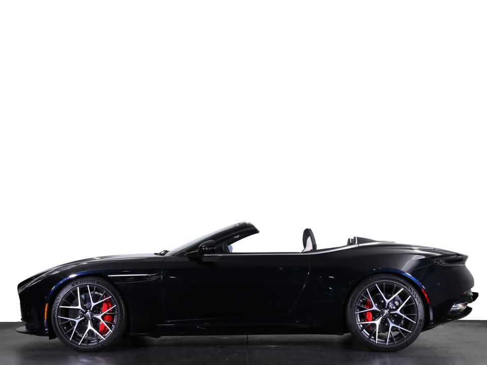 2025 Aston Martin DB12