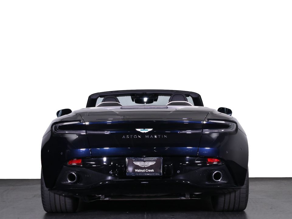 2025 Aston Martin DB12