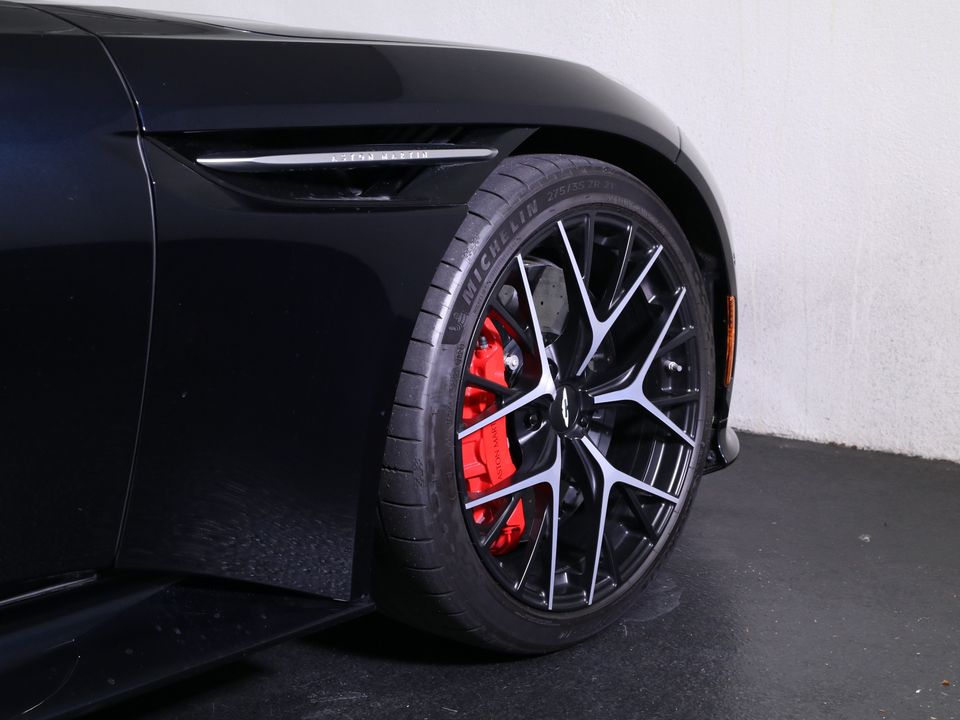 2025 Aston Martin DB12