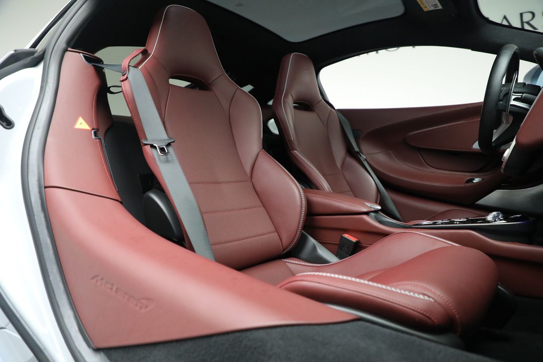 2023 McLaren GT