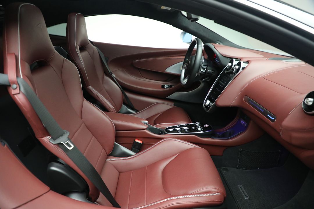 2023 McLaren GT