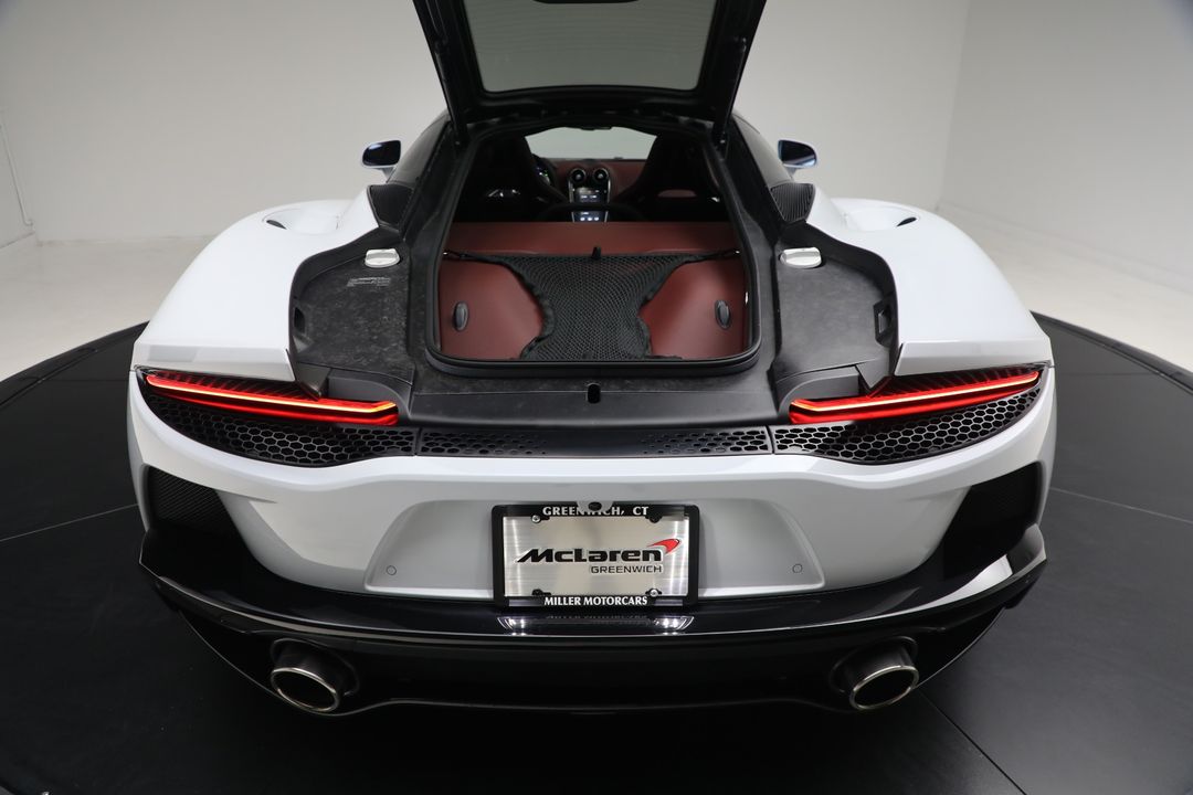 2023 McLaren GT