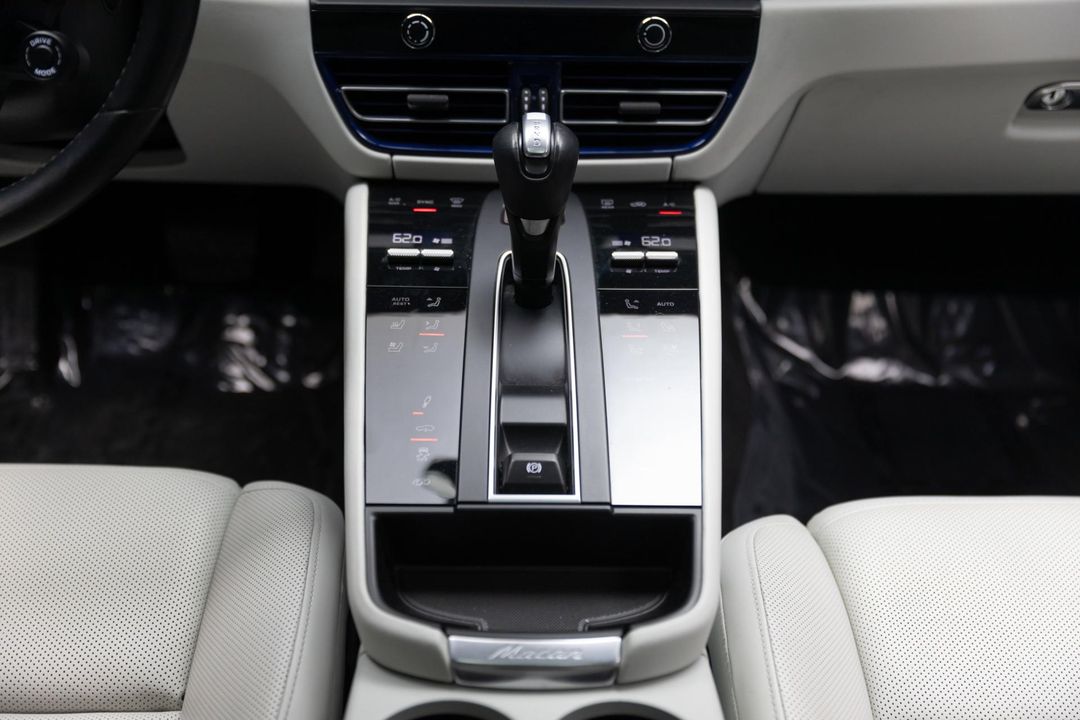 2022 Porsche Macan