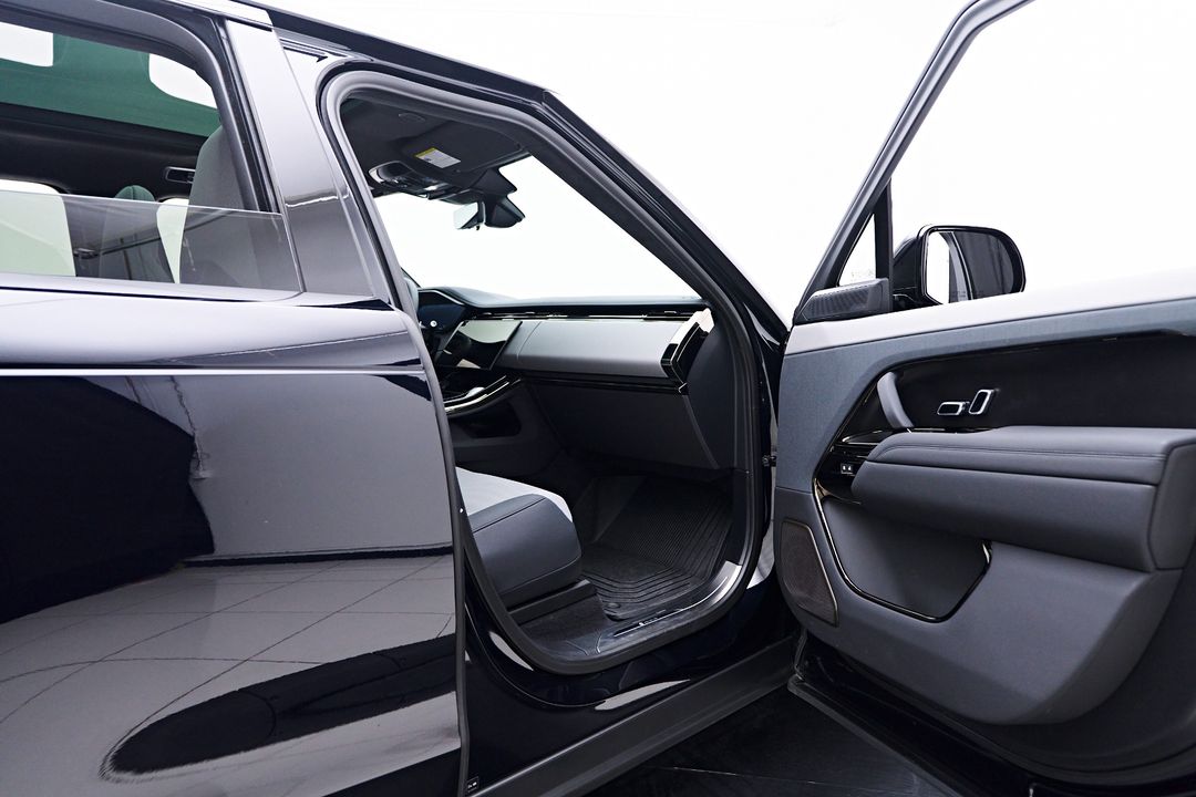 2025 Land Rover Range Rover Sport