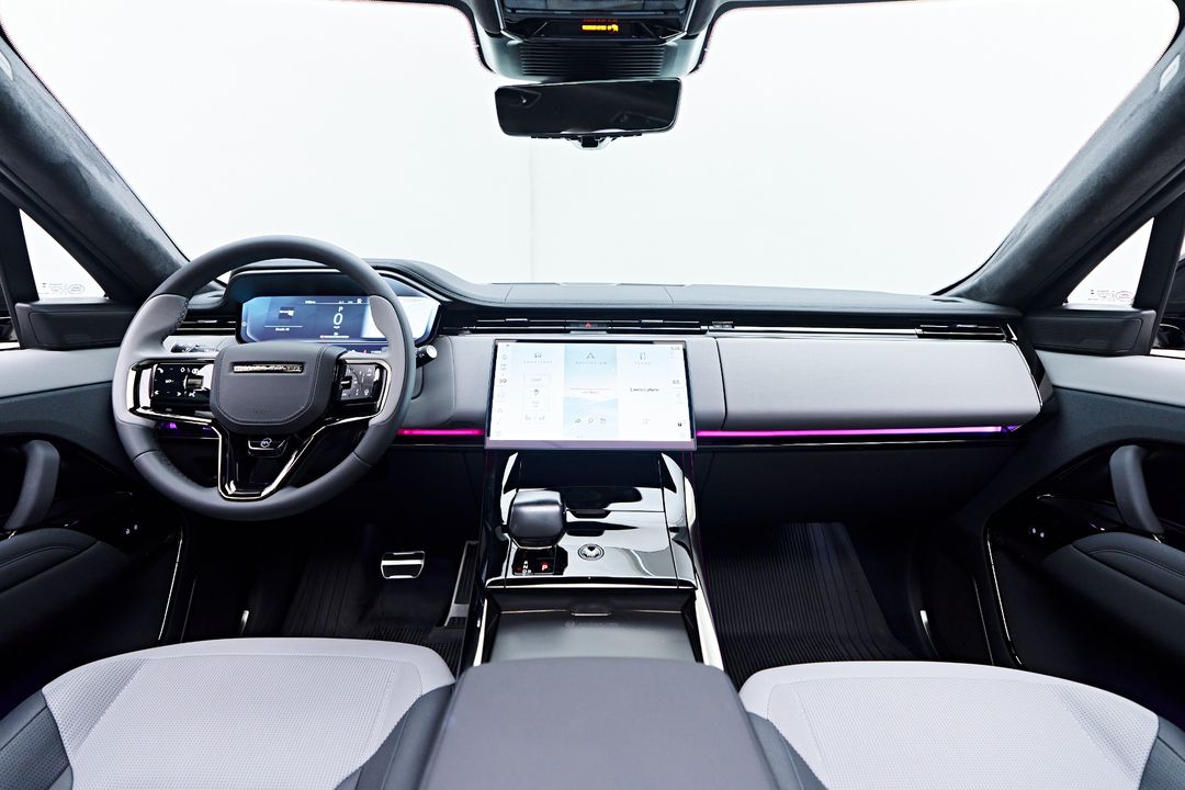 2025 Land Rover Range Rover Sport