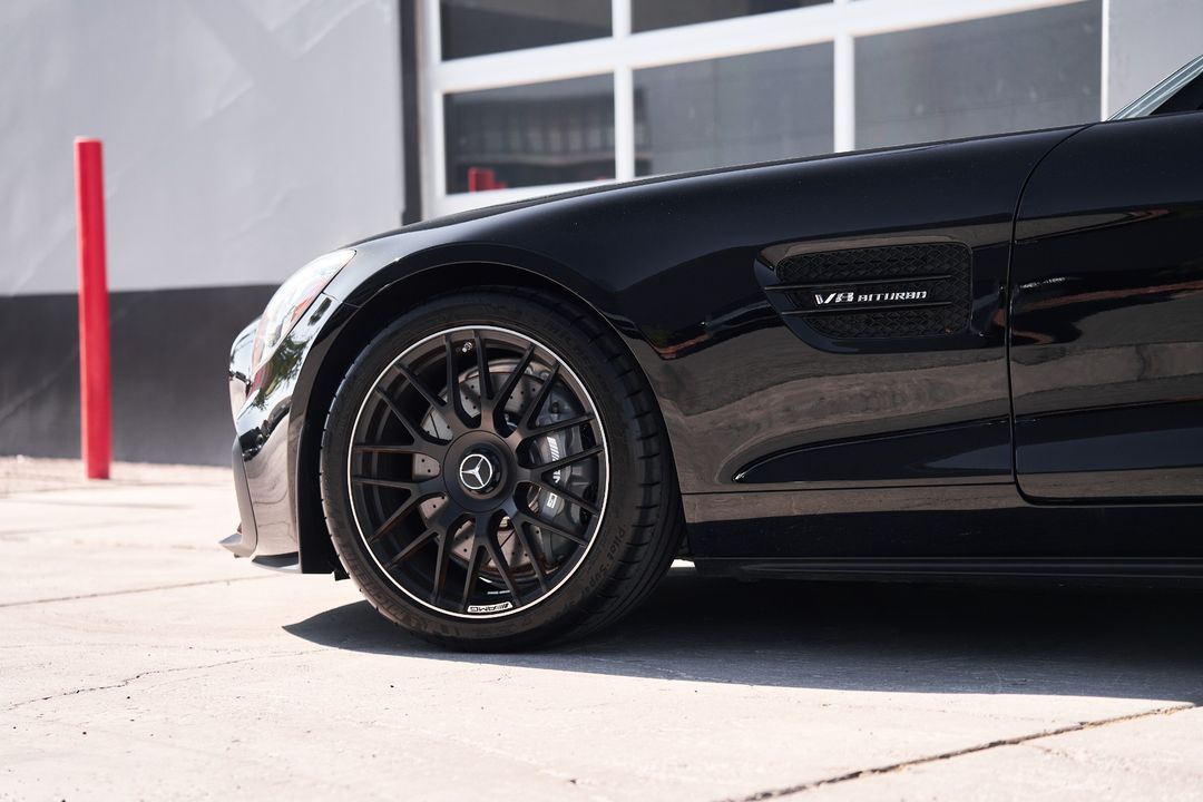 2017 Mercedes-Benz AMG   GT