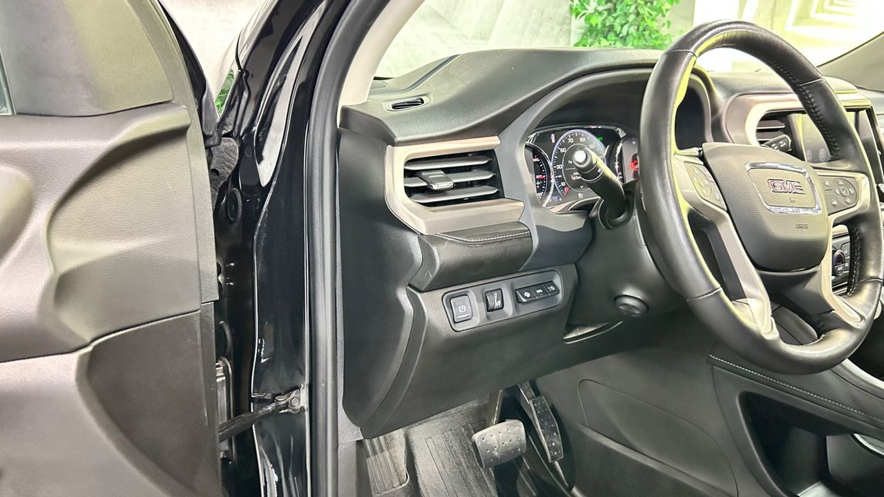 2022 GMC Acadia