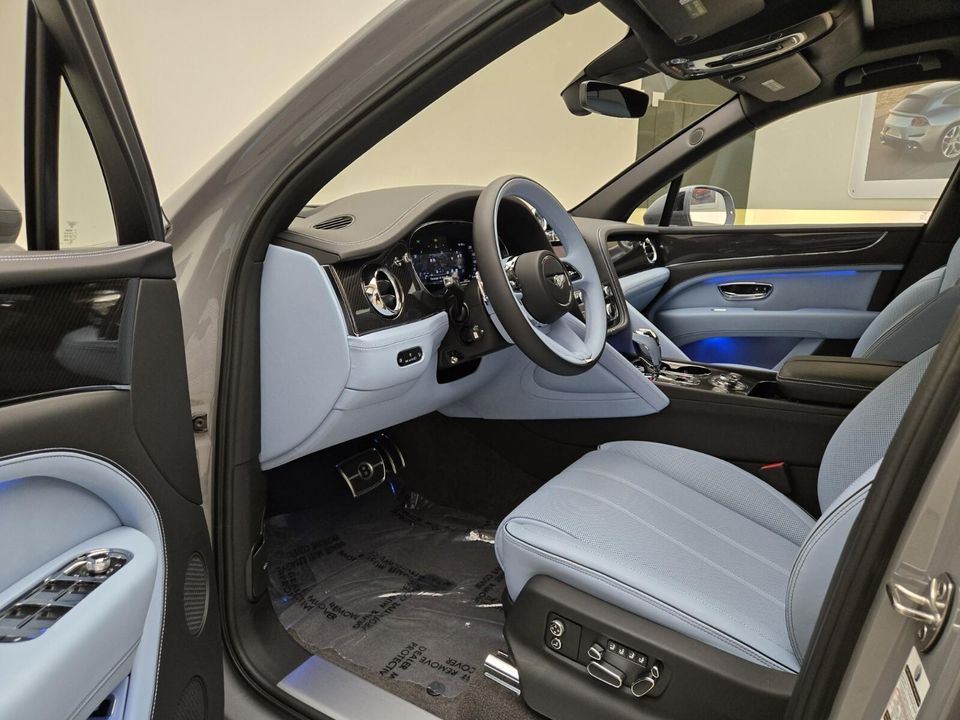 2025 Bentley Bentayga
