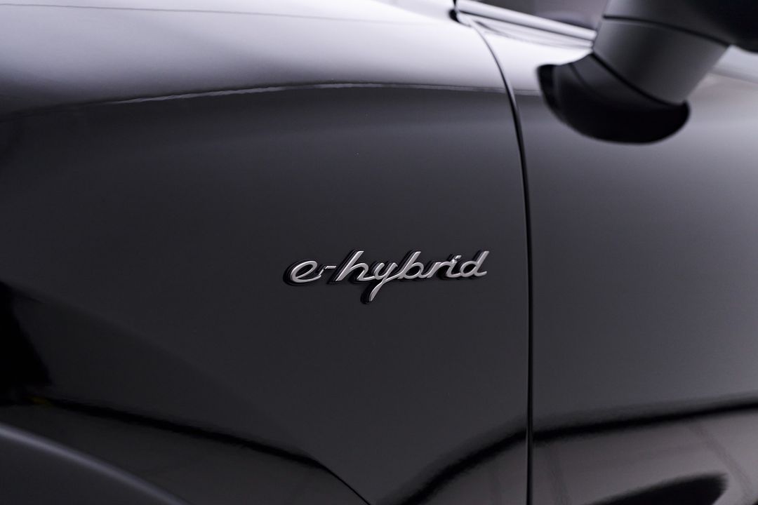 2023 Porsche Cayenne E-Hybrid Coupe